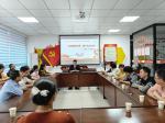 10月26日，三元法院组织党员进社区宣讲党的二十大精神